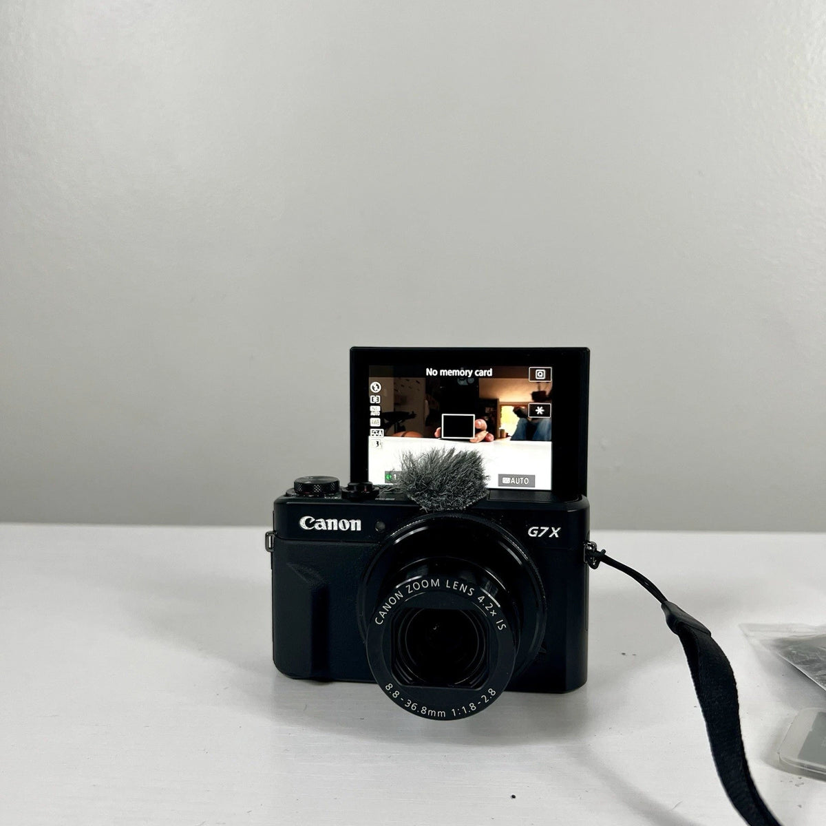 Canon PowerShot G7 X Mark II 20.1MP Compact Digital Camera 2 Batteries + Charger