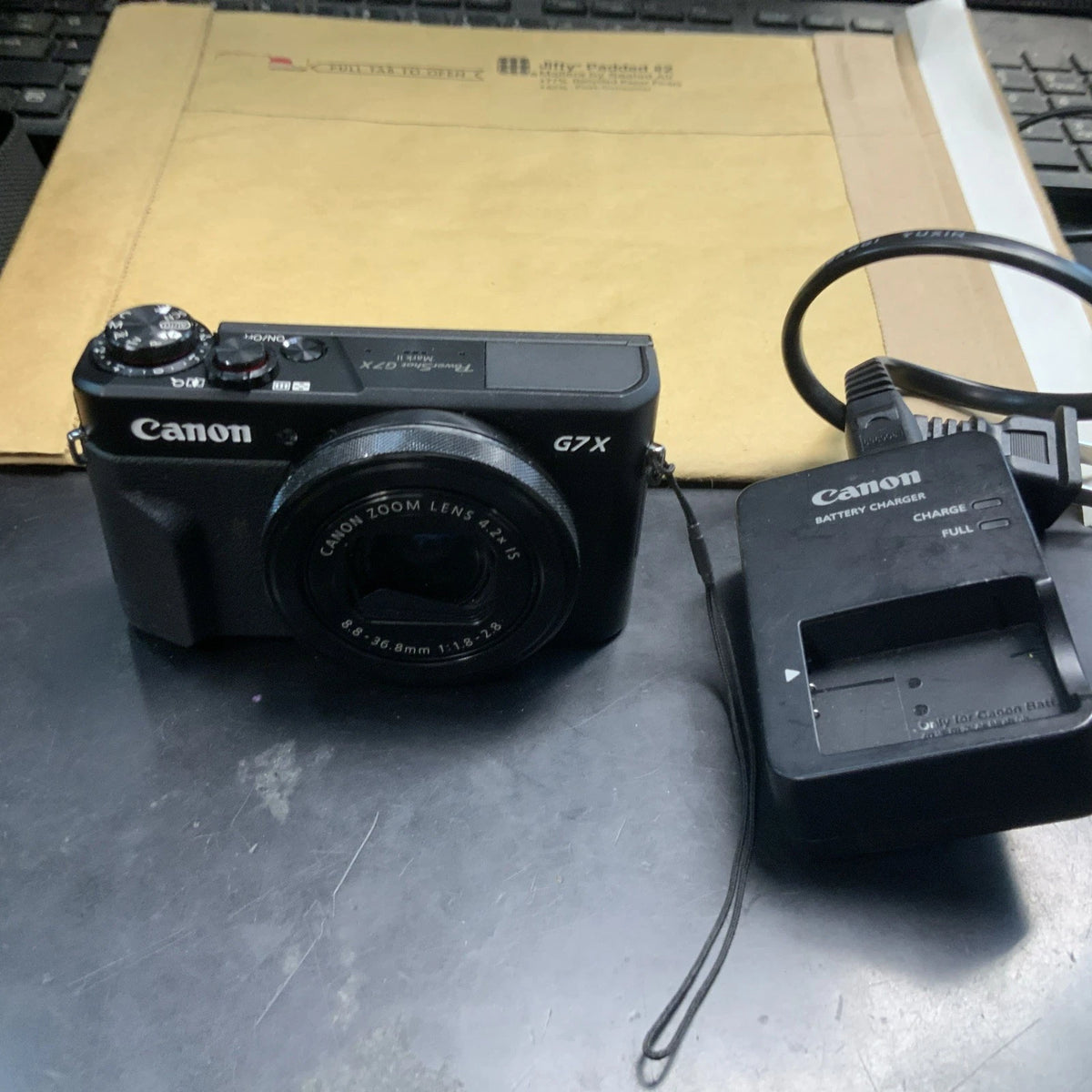 Canon PowerShot G7 X Mark II 20.1MP Compact Digital Camera